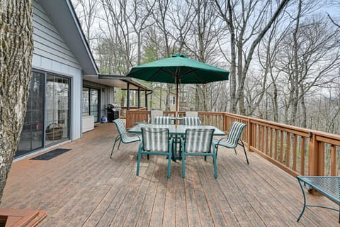 Sky Valley Home with Deck, Community Amenities Maison in Sky Valley