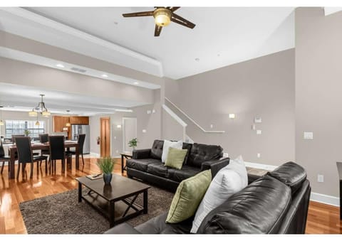 Luxurious Townhome - 5 minutes from Disney House in Osceola County