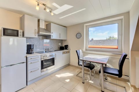 Kitchen or kitchenette, Dining area, dishwasher, oven, stove, toaster