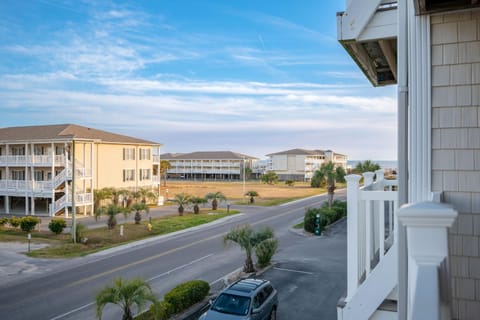 Turtle Tracks House in Oak Island