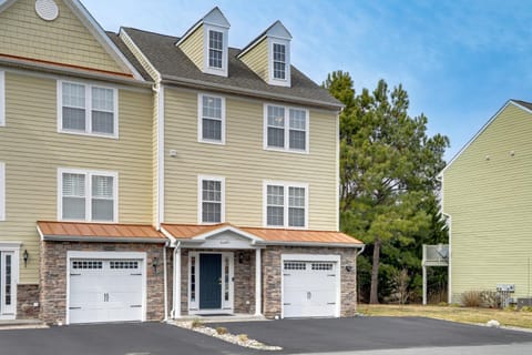 Millville Townhome 3 Mi to Bethany Beach! Haus in Millville
