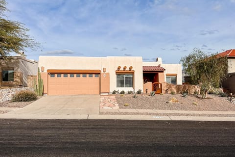 Pink Mountain Retreat House in Oro Valley