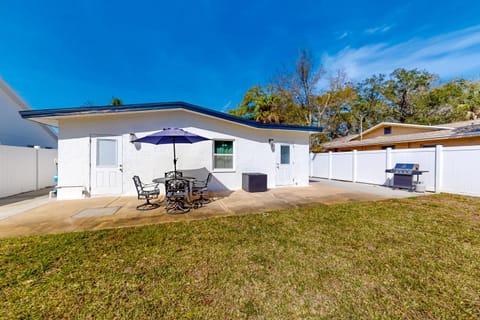 Tranquil Breezes House in Largo