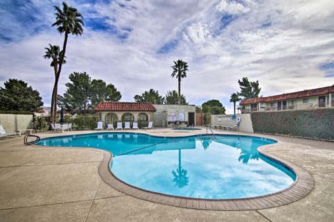 Desert Hot Springs Unit Balconies, Pool and Hot Tub Condo in Desert Hot Springs