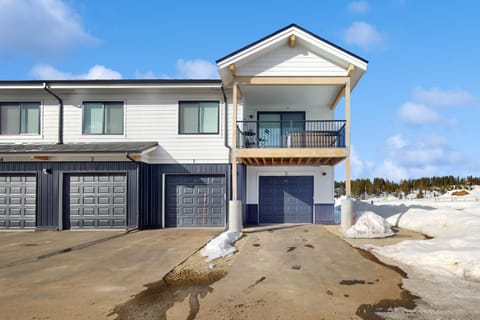 Sunnyside Up House in Fraser