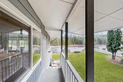 The Breezy Riverside Bungalow House in Post Falls