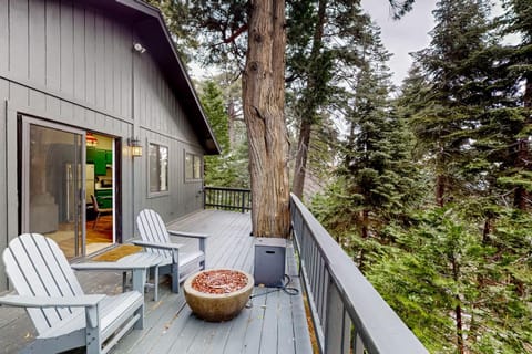 Emerald Ridge Retreat House in Lake Arrowhead