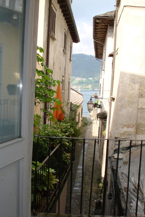 Day, Balcony/Terrace, Lake view