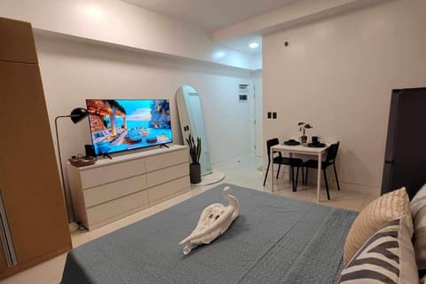 Relaxing Studio Unit in Viceroy Tower 1 McKinley Hill Taguig City Apartment in Makati