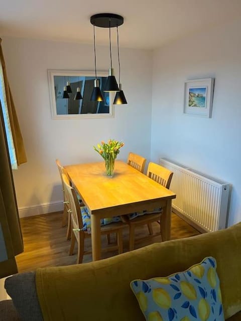 Citrus Chalet, modern light and airy! House in Redruth