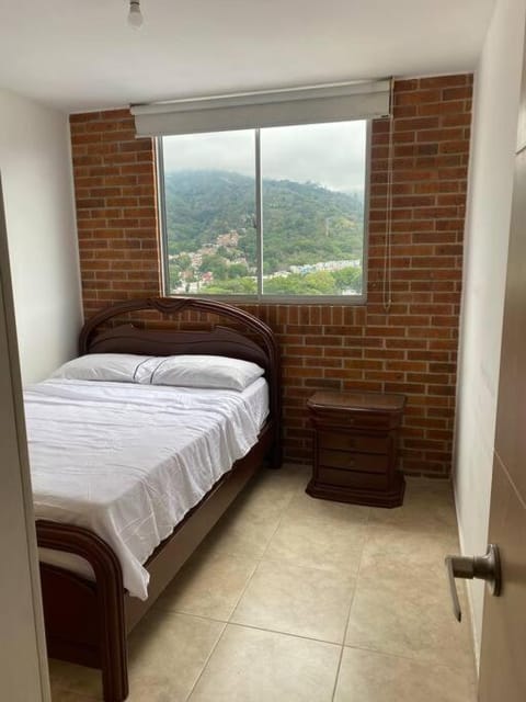 Bed, Natural landscape, Photo of the whole room, Bedroom, Mountain view