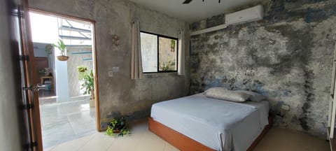 The Stone Elephant - A place to relax in town with Hot Water and a Pool Condo in San Juan del Sur