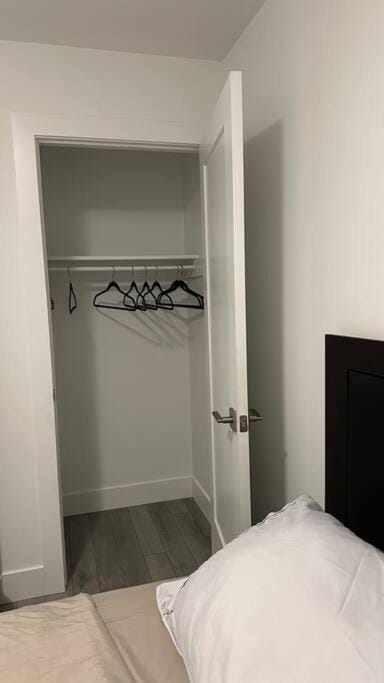 1 bedroom w/ shared space Vacation rental in Halifax