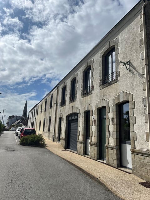 Property building, Day, Neighbourhood, Street view