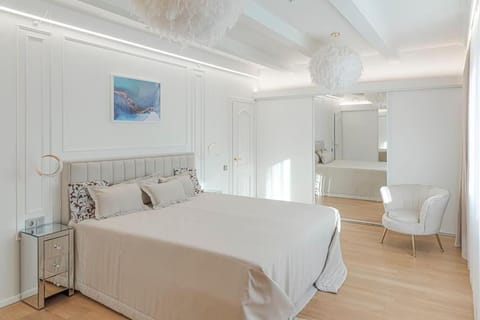 252 m² luxury 4 bedroom house in the pine-forest Villa in Vilnius