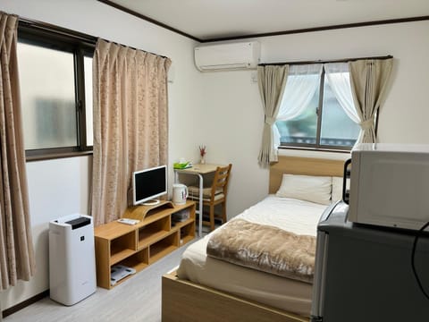 Bon House Kanamachi Direct to Sensoji Skytree Disneyland Airport Free Parking Bed and Breakfast in Saitama Prefecture