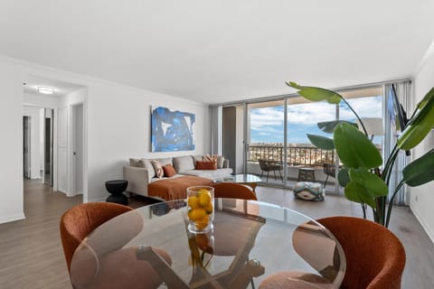 Living room, Dining area, Sea view