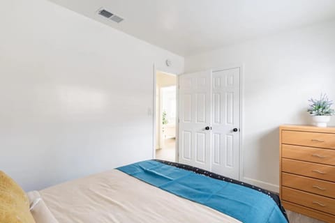Newly Renovated 2BR 1BA Near San Jose Downtown up to 20 percent off House in Willow Glen