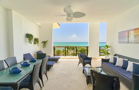 Stunning Beachfront Pent-house At Cap Cana, Punta Cana Apartment in Punta Cana