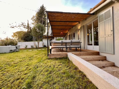 Cottage chaleureux avec jacuzzi en pleine nature House in Grasse