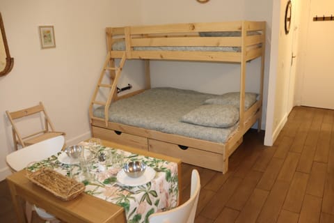 Bed, Bedroom, bunk bed