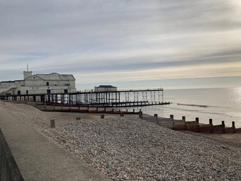 50 meters from Beach. Apartment in Bognor Regis