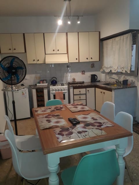 Kitchen or kitchenette, Dining area, pet friendly