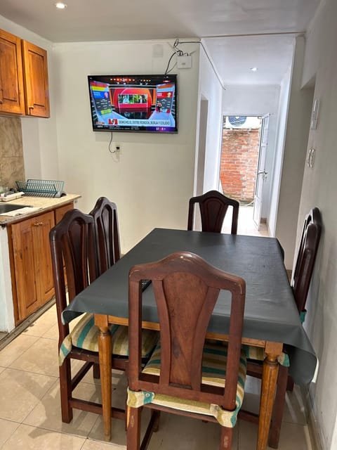 TV and multimedia, Kitchen or kitchenette, Dining area