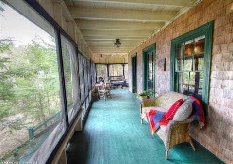 Lakefront Cottage Close to Bar Harbor on 8 acres House in Orland
