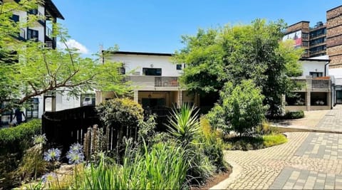 Maboneng Guest Apartment Bed and Breakfast in Johannesburg