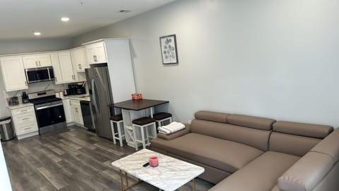 The Stylish Suite - 1BR with Free Parking Condominio in Paterson