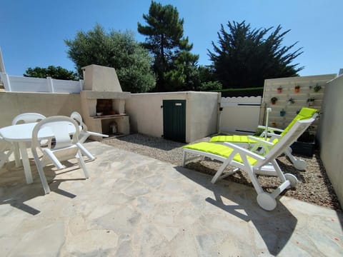 Maisonnette avec Piscine, à 800m de la Plage et de l'École de Surf, Terrasse et Parking, 4 Pers. - FR-1-778-17 House in Saint-Georges-d'Oléron