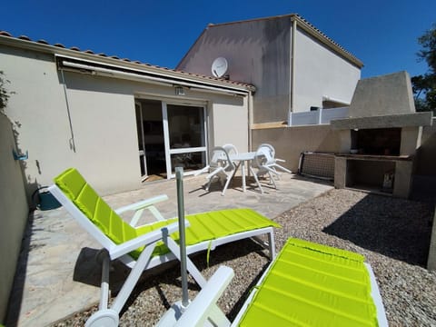 Maisonnette avec Piscine, à 800m de la Plage et de l'École de Surf, Terrasse et Parking, 4 Pers. - FR-1-778-17 House in Saint-Georges-d'Oléron