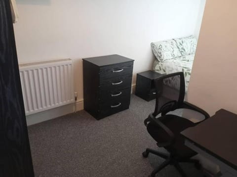 Double bed (R2) close to Burnley city centre Bed and Breakfast in Burnley