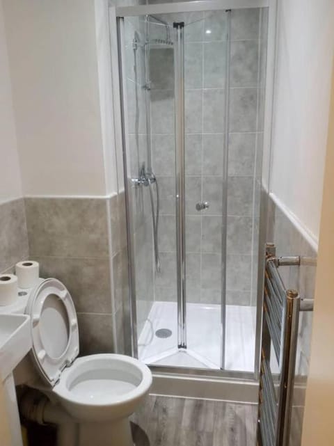 Ensuite Double-bed H3 close to Burnley city centre Bed and Breakfast in Burnley
