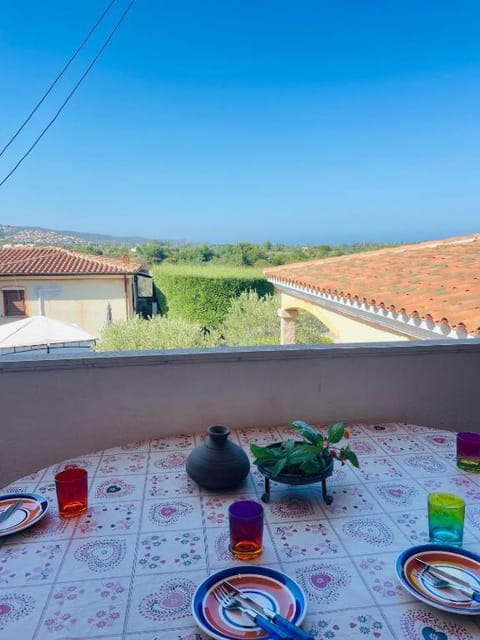 View (from property/room), Balcony/Terrace, Dining area