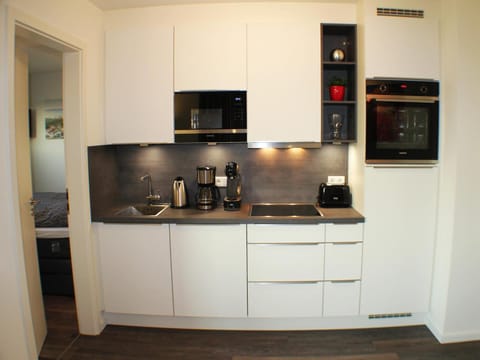 Coffee/tea facilities, Kitchen or kitchenette, minibar, pet friendly, stove, toaster