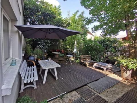 Appartement avec jardin au calme Apartment in Paris