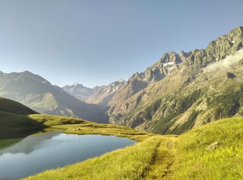 Nearby landmark, Spring, Day, Natural landscape, Lake view, Mountain view