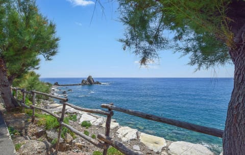 Beautiful Apartment In Deiva Marina With Wi-fi Apartment in Framura