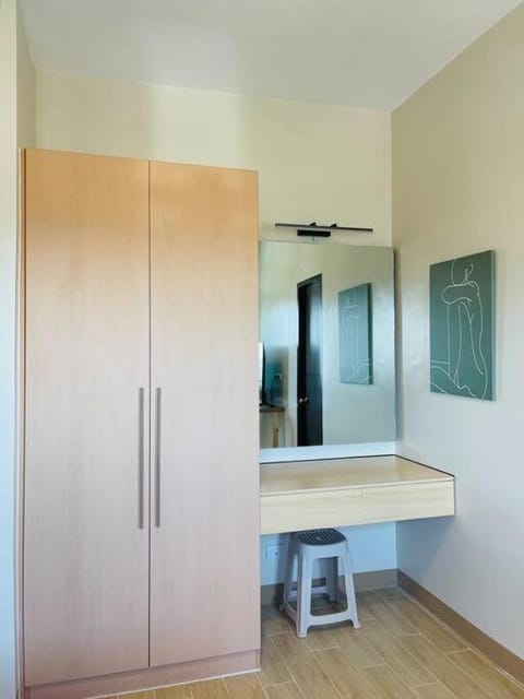 * *6 Spacious Urban Getaway Apartment in Iloilo City