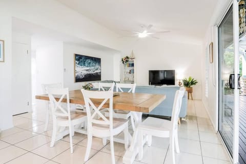 Beach home in the heart of Agnes House in Agnes Water