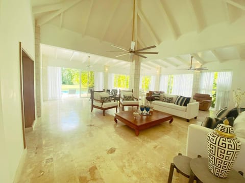 Seasideserenity Luxury Villa Steps From The Beach Villa in La Romana