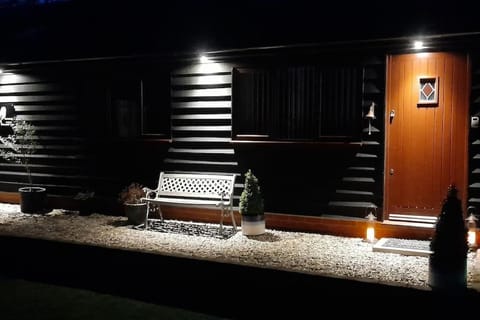 Owlhoot Annexe Chalet in Babergh District