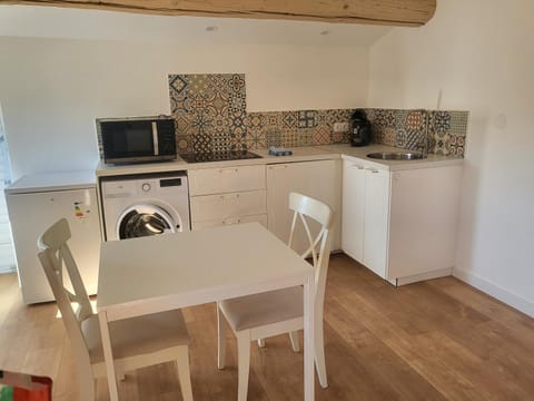 Top studio + Parking + Wifi Apartment in Toulon