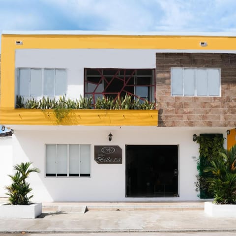 Property building, Facade/entrance, Day