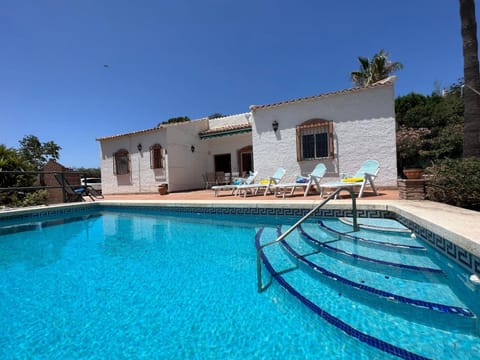 Property building, Other, Swimming pool, sunbed