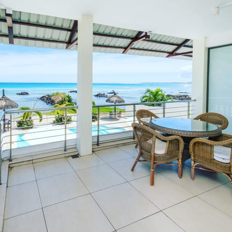 Beachfront Apartment - Superb View Apartment in Pointe aux Biches