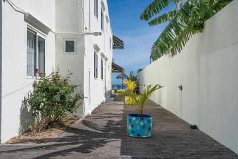 Beachfront Apartment - Superb View Eigentumswohnung in Pointe aux Biches