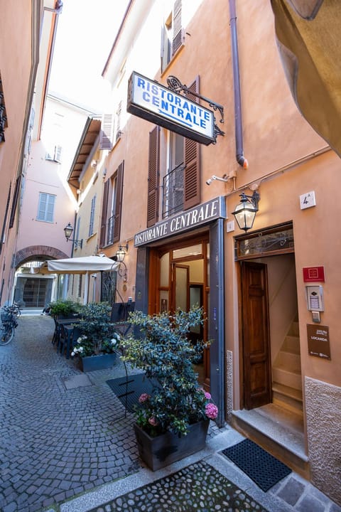 Property building, Street view